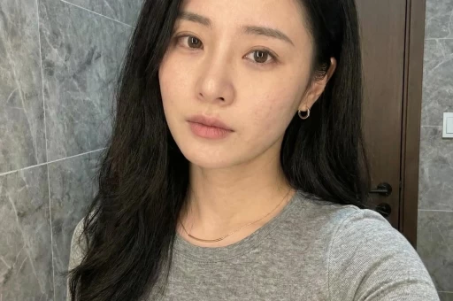 明星八卦全网热议！李纯挨打父母心疼落泪范丞丞粉丝维权黎明联系王濛道歉吴镇宇爱吃路边摊！